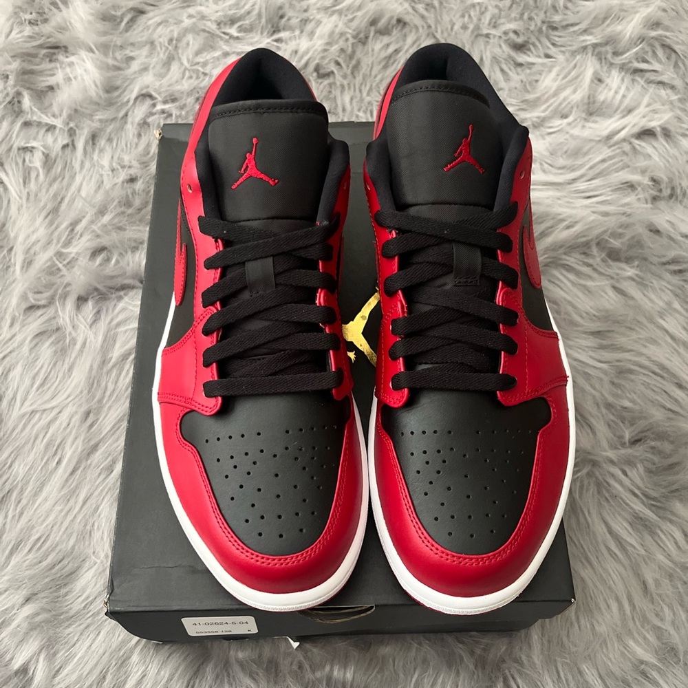 New Jordan 1 Low Reverse Bred - Picture 5 of 10